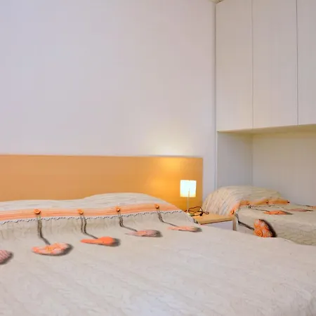 Relaxing Flat With Balcony In Pineda Διαμέρισμα *