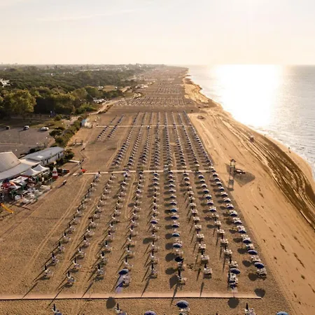 Apartment Relaxing Flat With Balcony In Pineda *