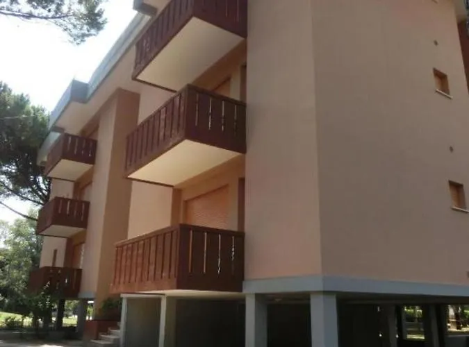 Relaxing Flat With Balcony In Pineda Appartamento